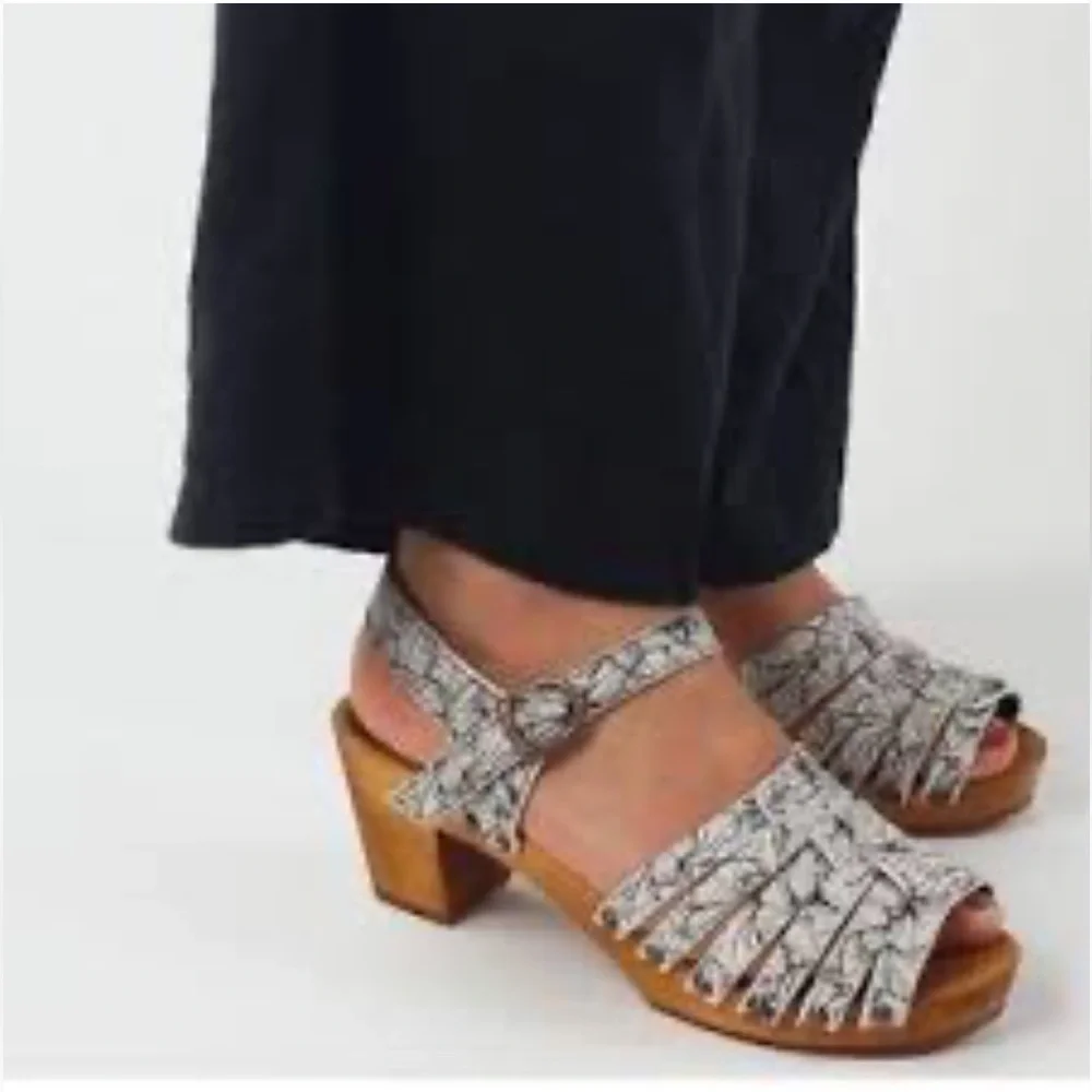 Sanita brand style